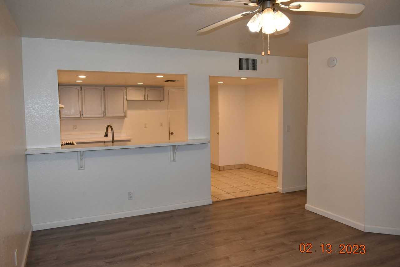 203 E Upjohn Ave - Photo 7 of 16