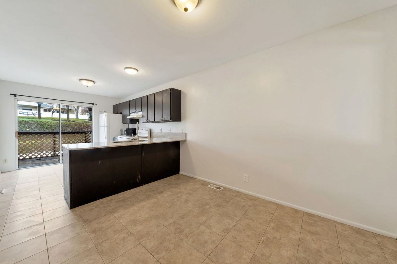 1358 E Merritt Cir - Photo 7 of 25