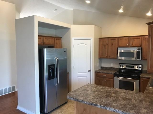 1919 N Sego Lilly Dr - Photo 3 of 25