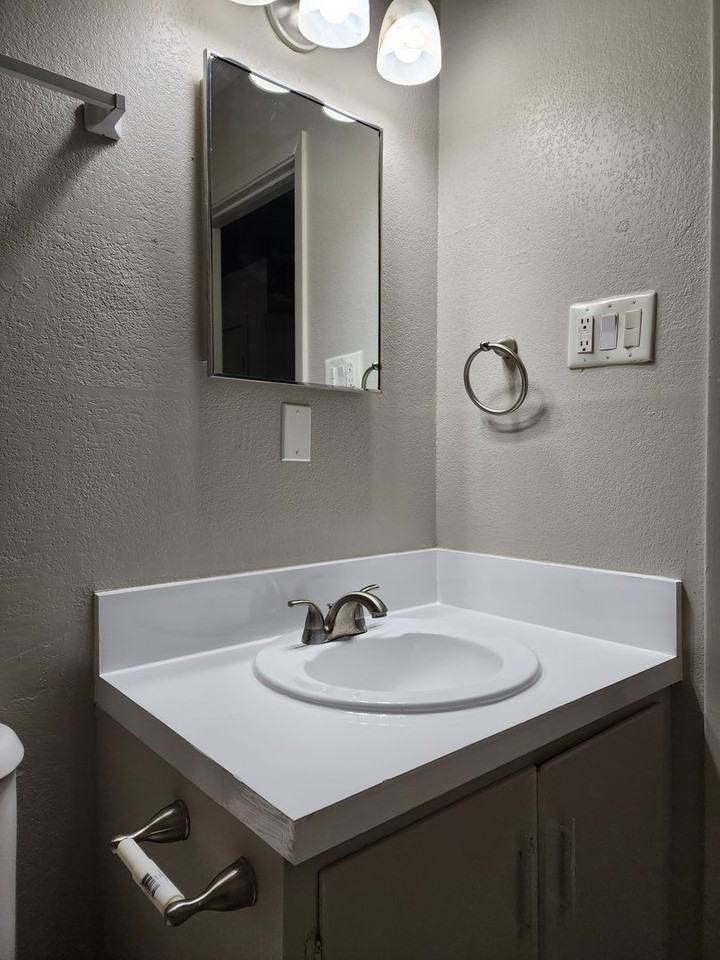 Pinnacle Rock Residences - Photo 3 of 9