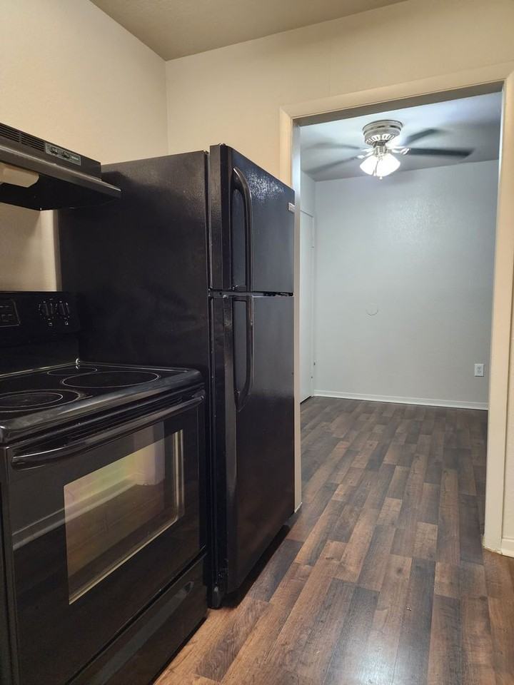 Pinnacle Rock Residences - Photo 6 of 9