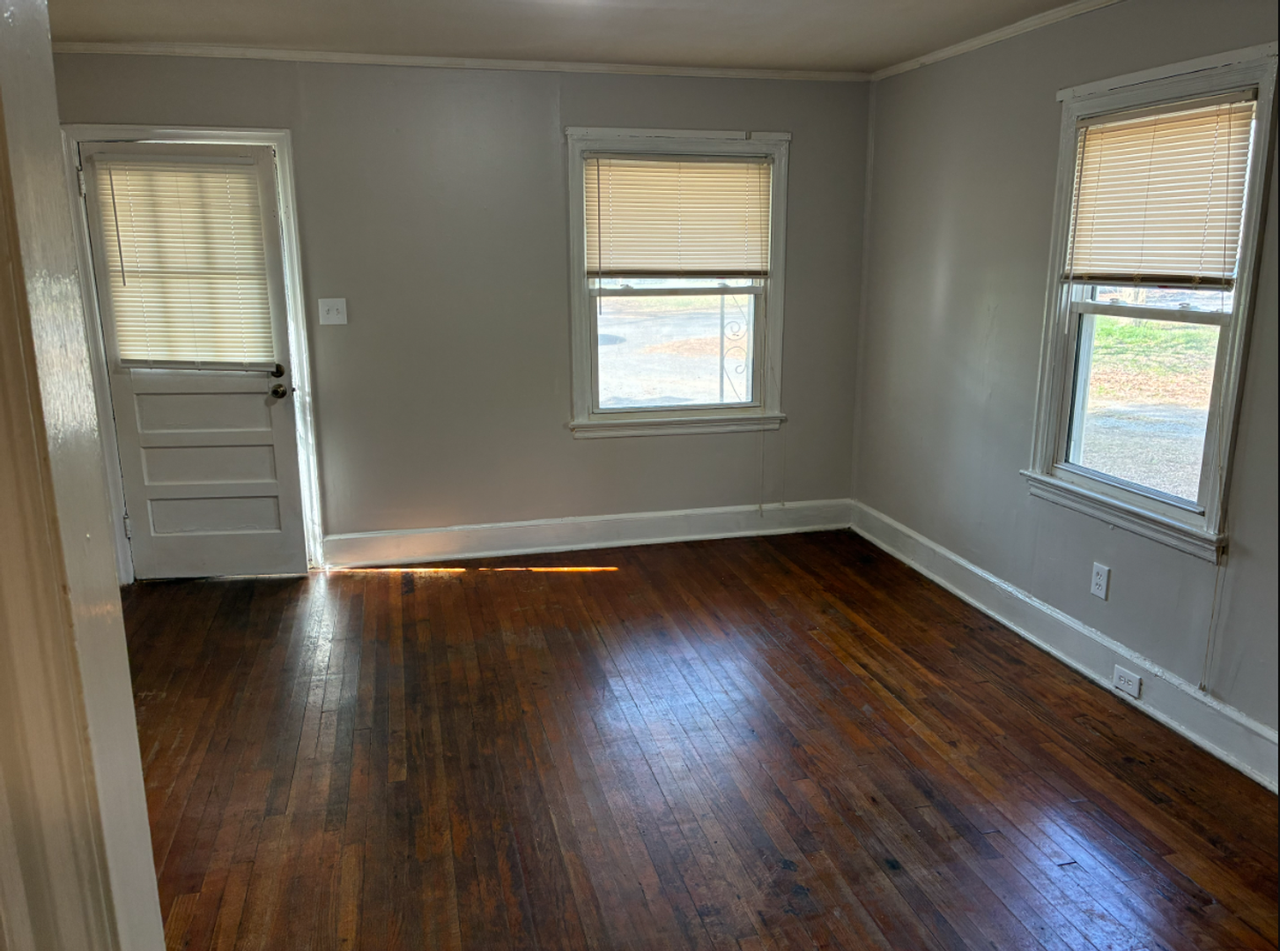 2143 Culp Cir - Photo 3 of 10