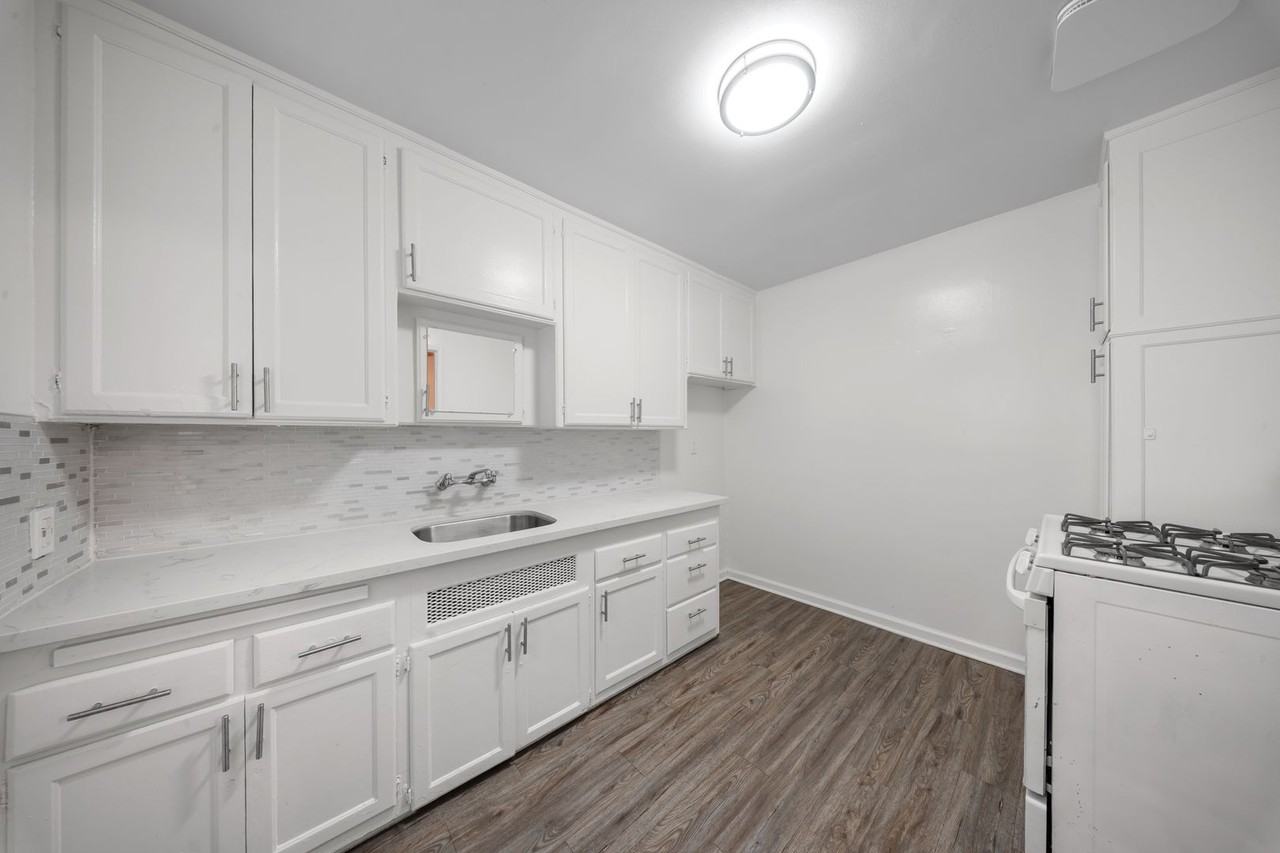 922 E. 2nd St. - Photo 3 of 14