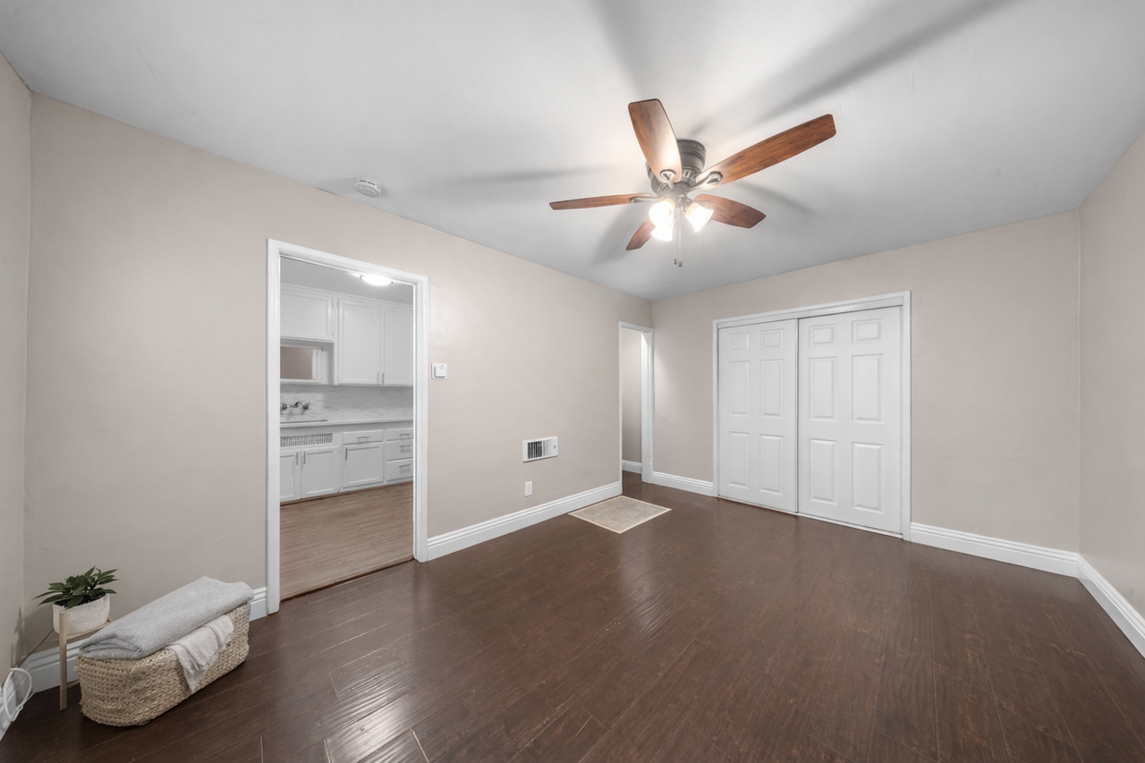 922 E. 2nd St. - Photo 4 of 14