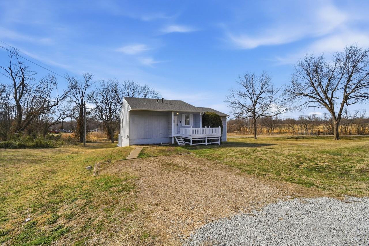 120 N Hazel St - Photo 2 of 21