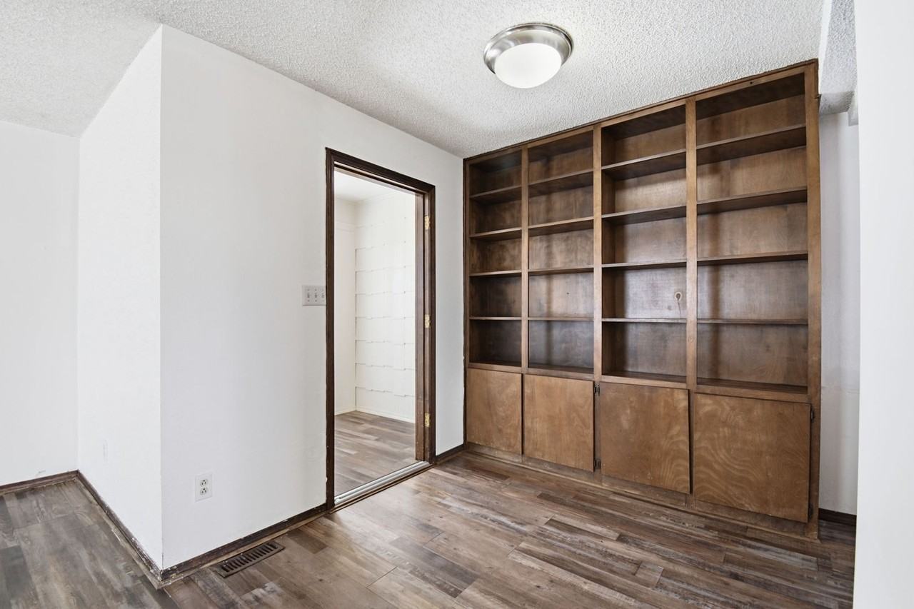 120 N Hazel St - Photo 4 of 21