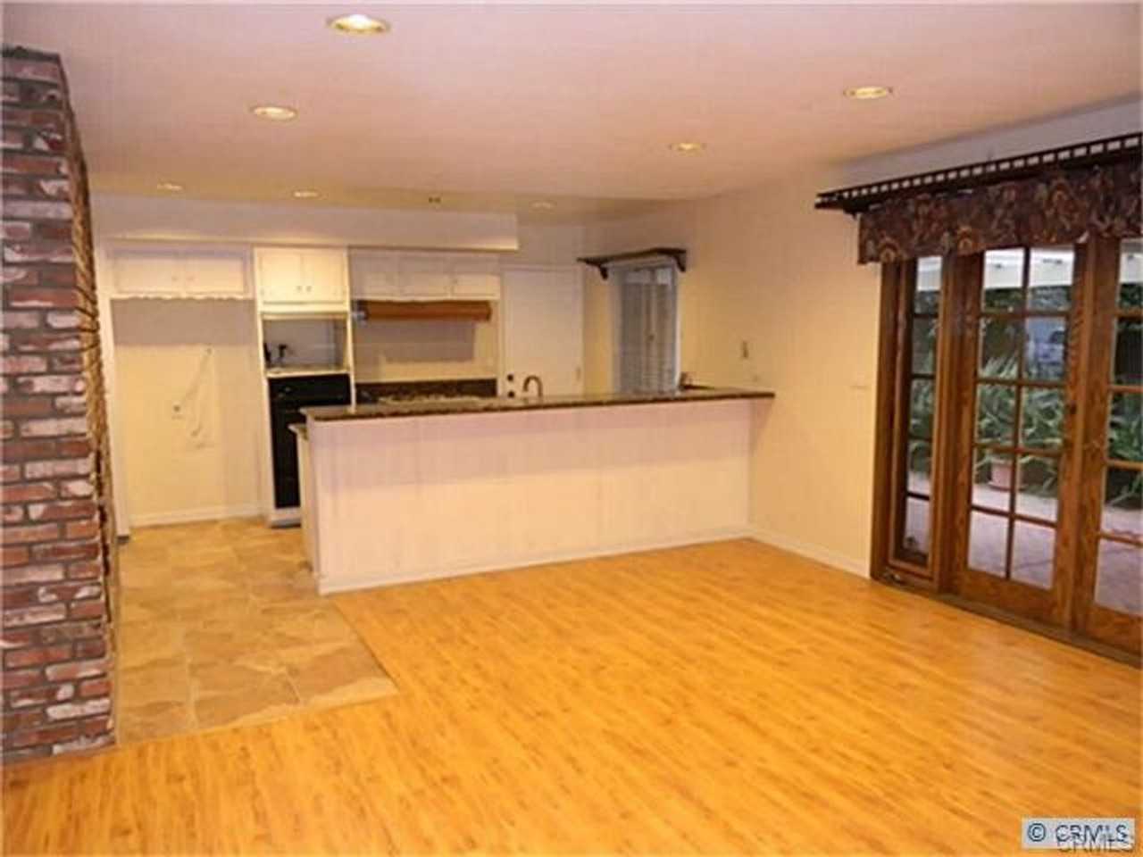 405 N California St - Photo 3 of 13