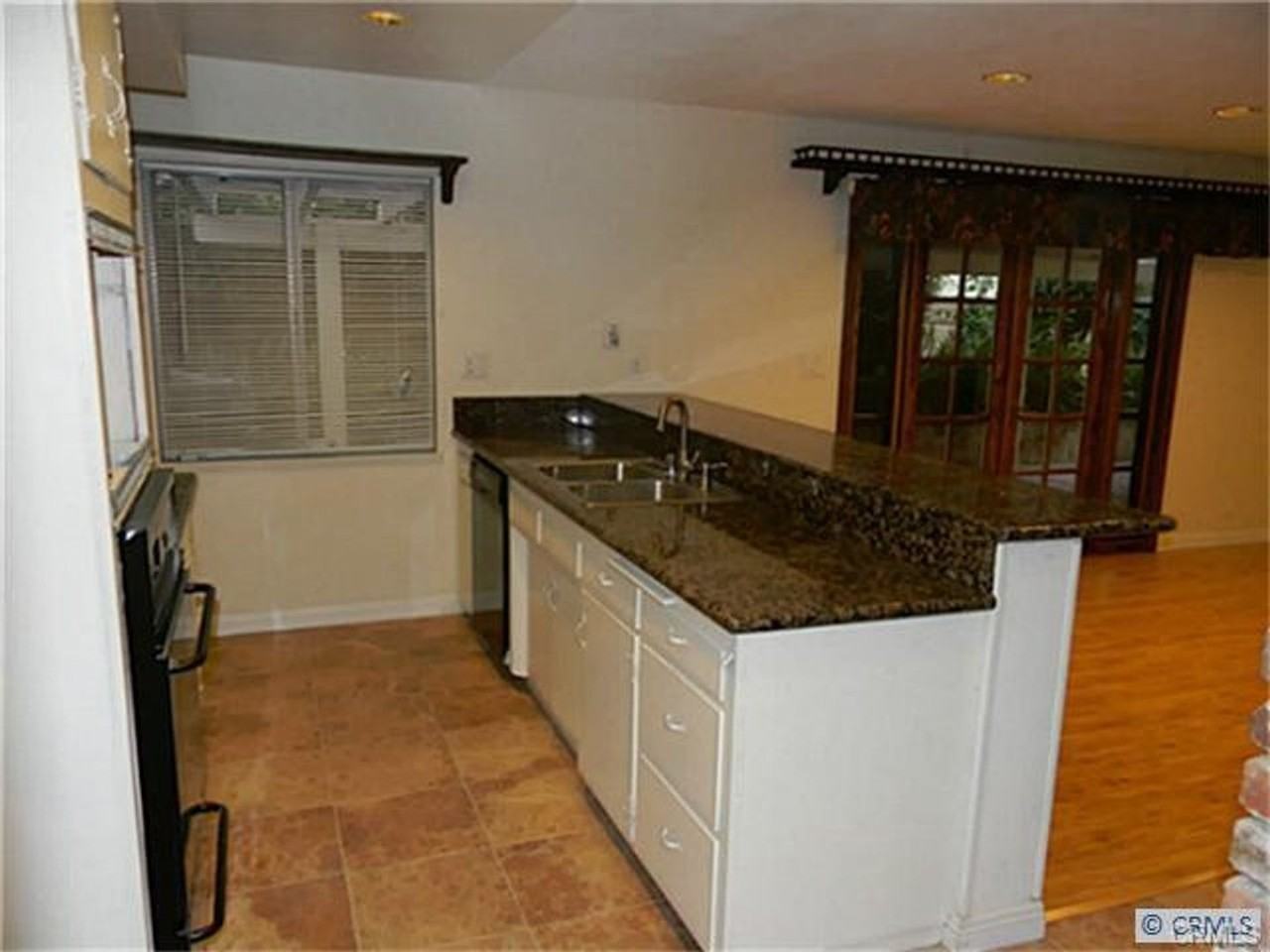 405 N California St - Photo 4 of 13