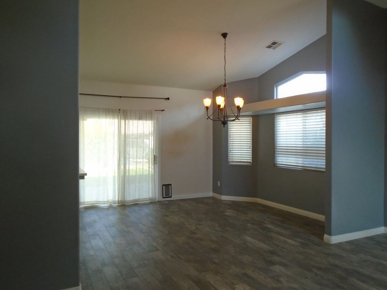 12506 Andes Ave - Photo 4 of 14