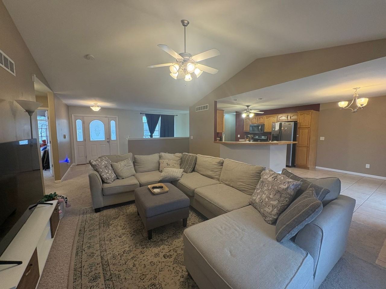 525 Harland Dr - Photo 2 of 19