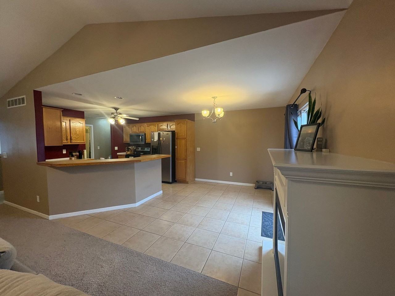 525 Harland Dr - Photo 3 of 19