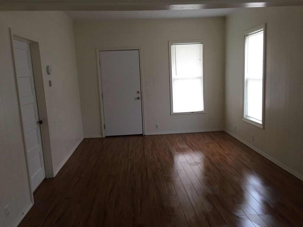 1905 E Penn Ave - Photo 3 of 7