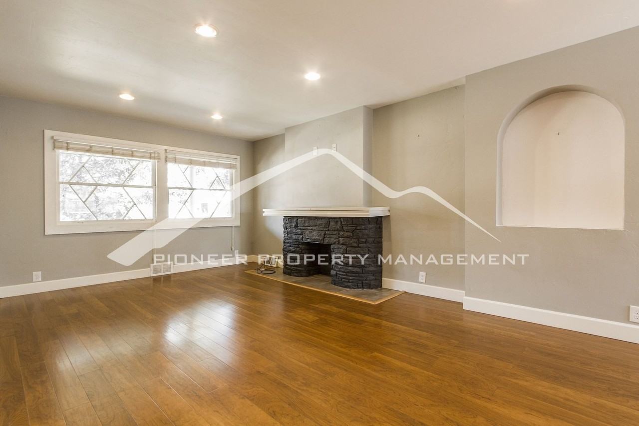 4468 Stuart St - Photo 4 of 16