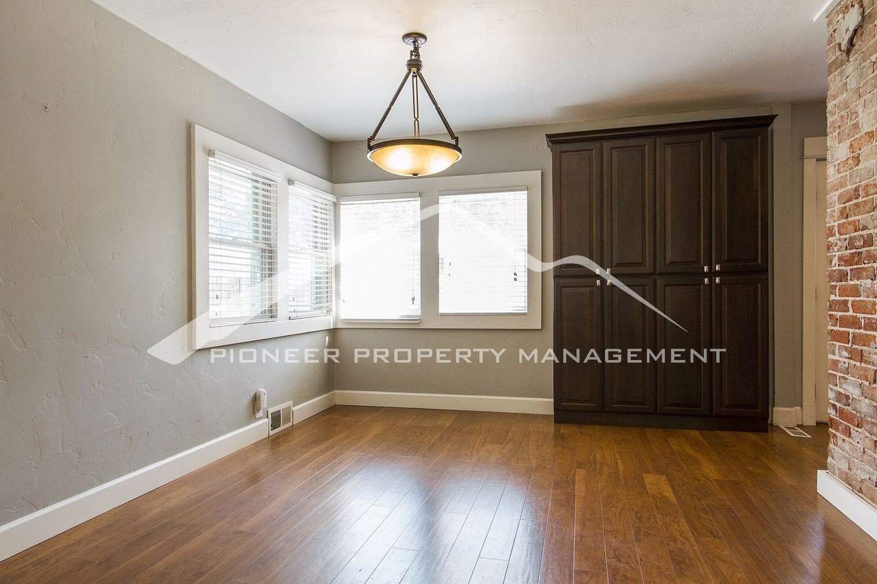 4468 Stuart St - Photo 6 of 16