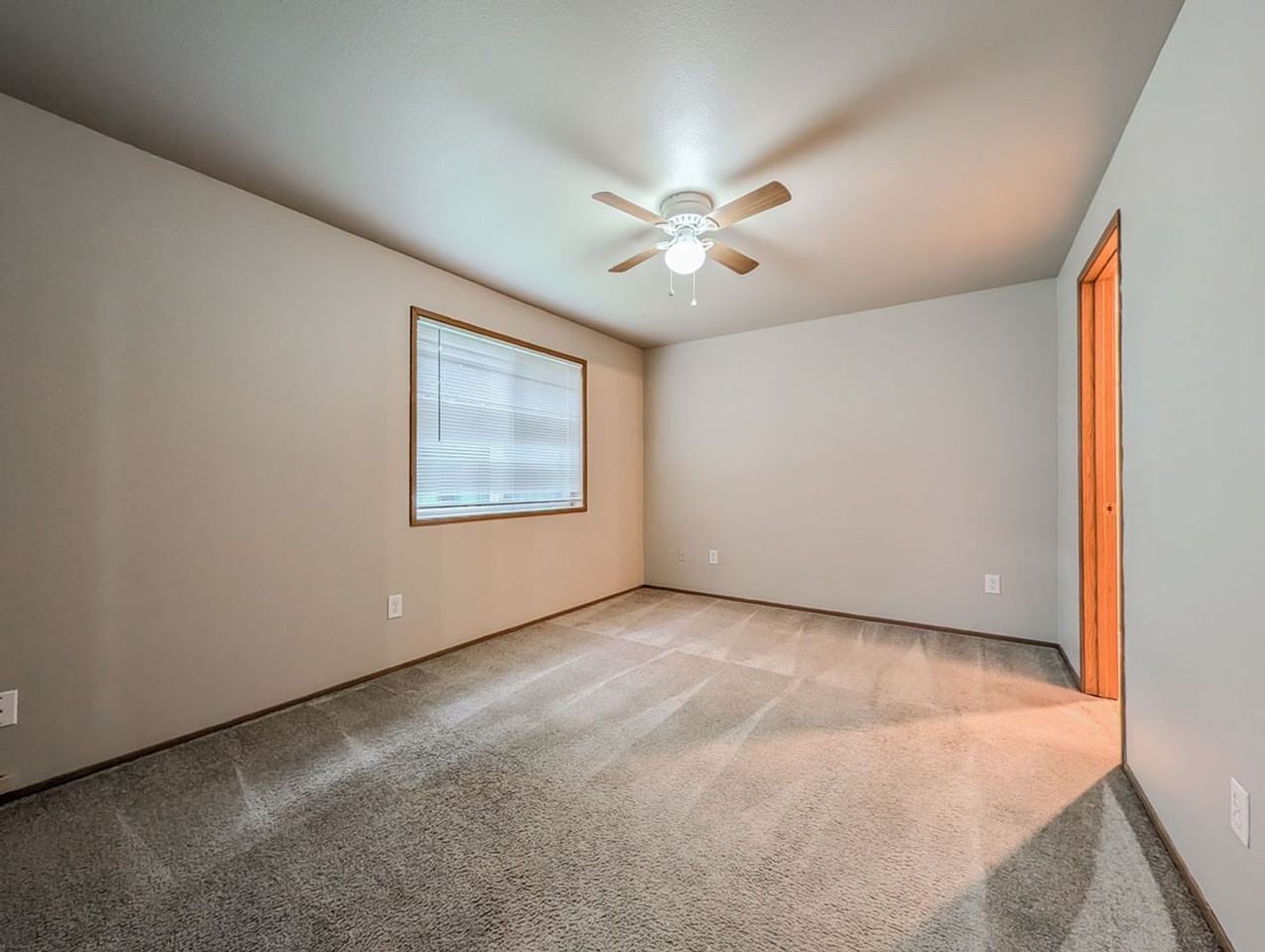 7305 64th Ave Ne - Photo 6 of 12