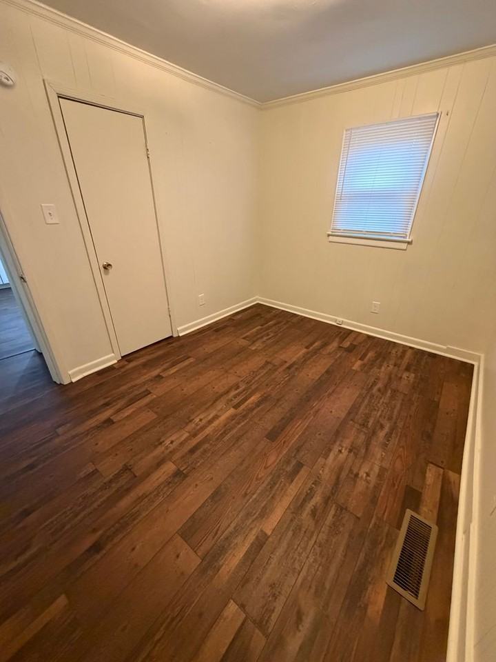 1810 Laurel St - Photo 6 of 8