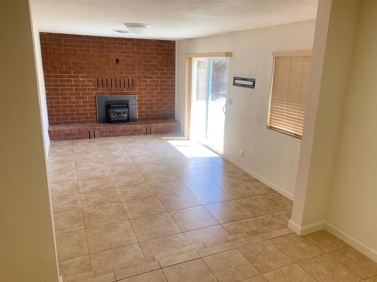 1031 Ledell Dr - Photo 5 of 27