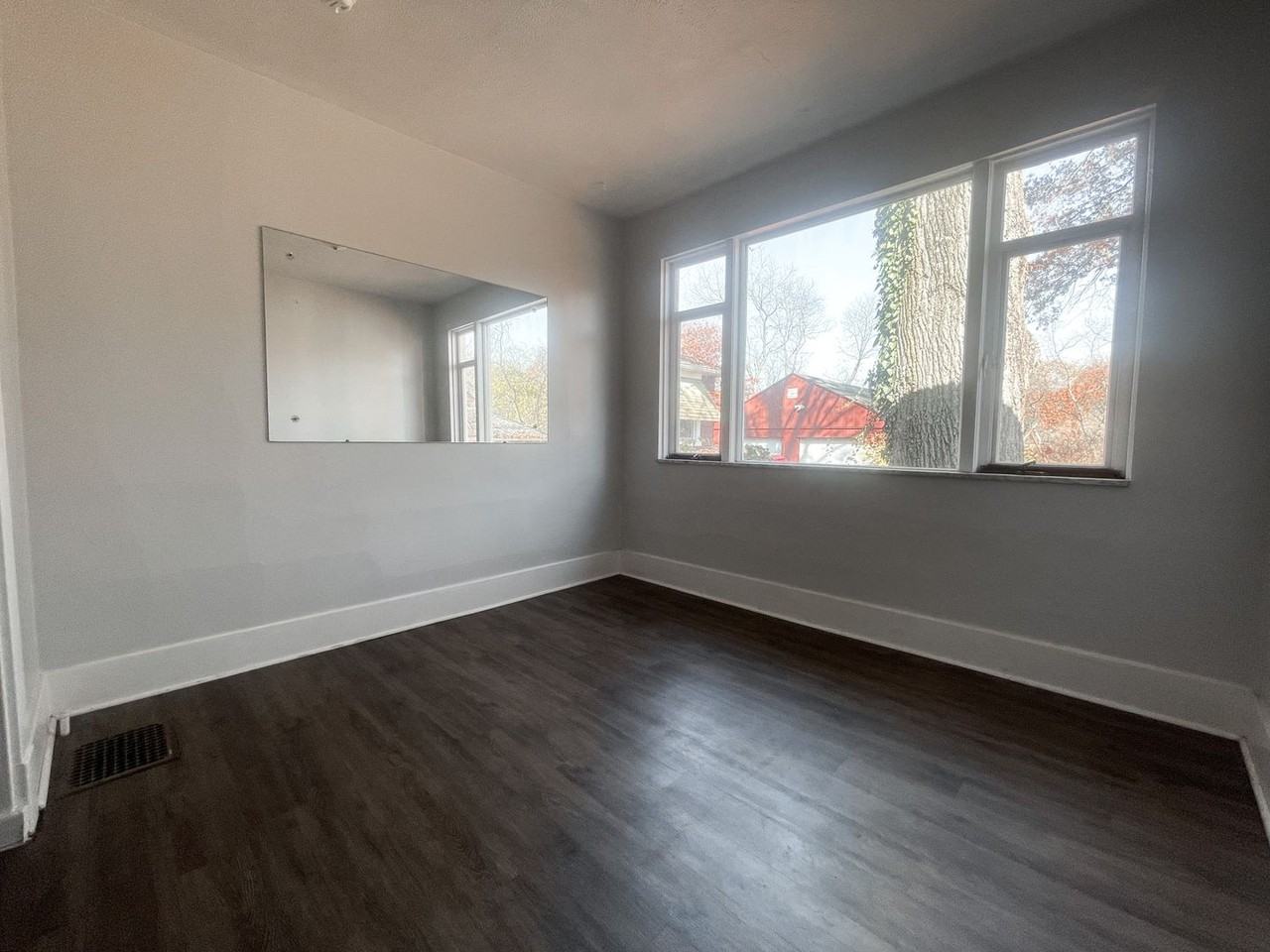 1208 Strahley Pl - Photo 3 of 14