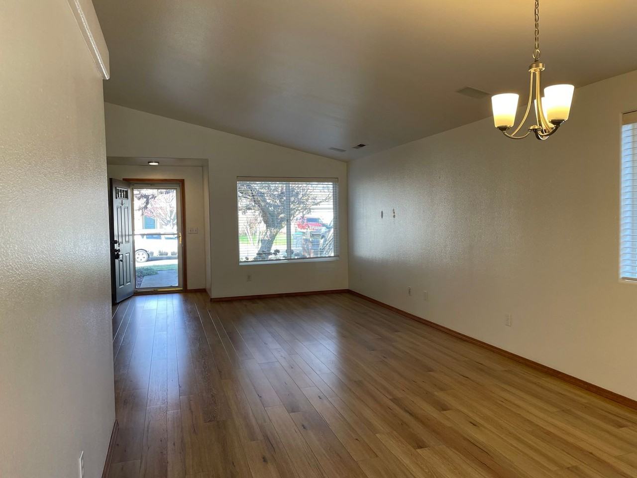 441 Vick Ln - Photo 3 of 21