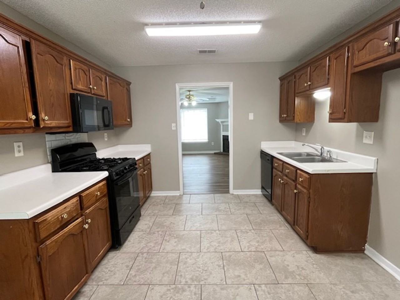 7077 Tudor Ln - Photo 4 of 15