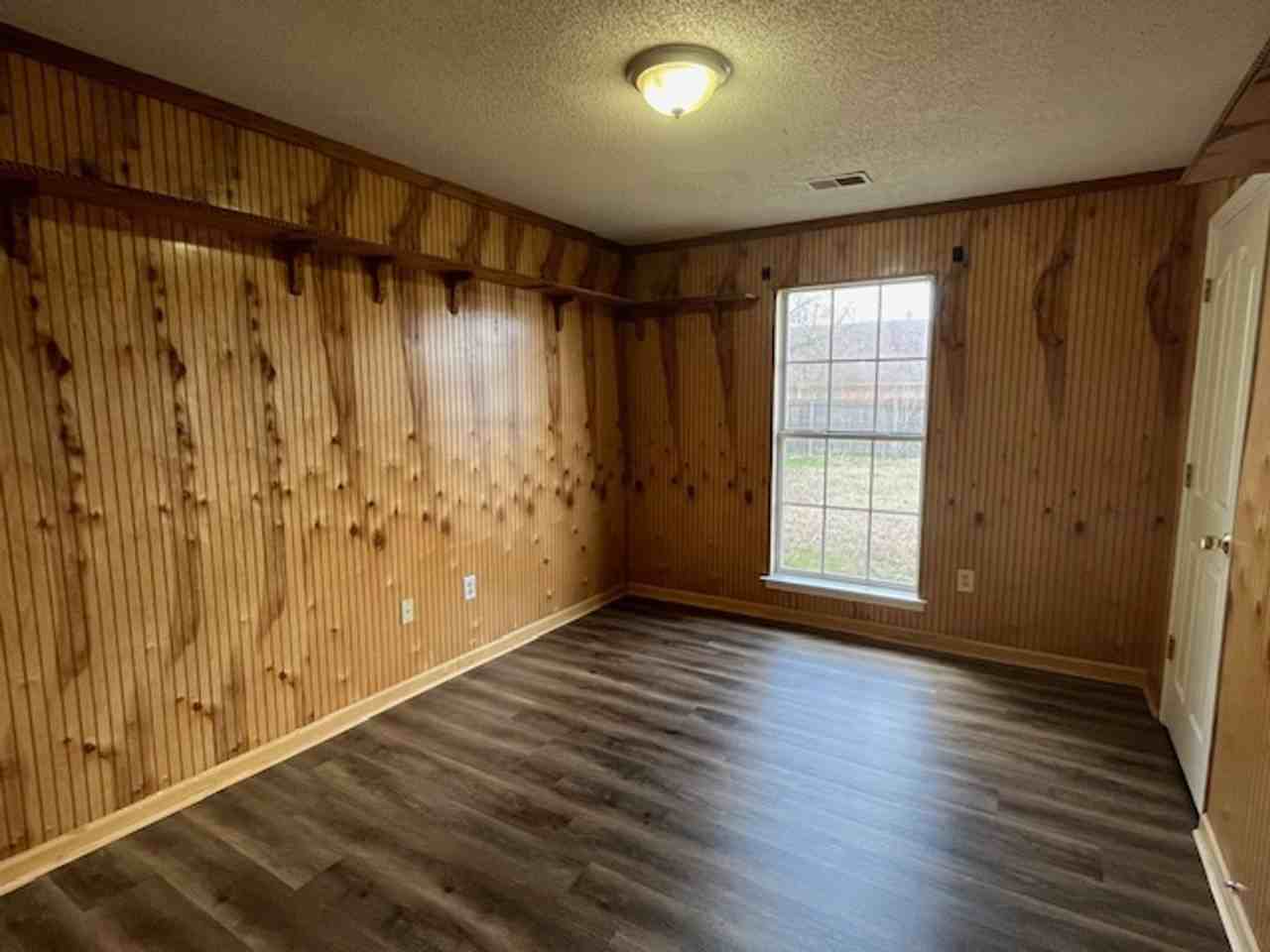 7077 Tudor Ln - Photo 7 of 15