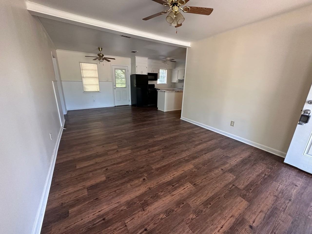 9449 Normandie Dr - Photo 3 of 10