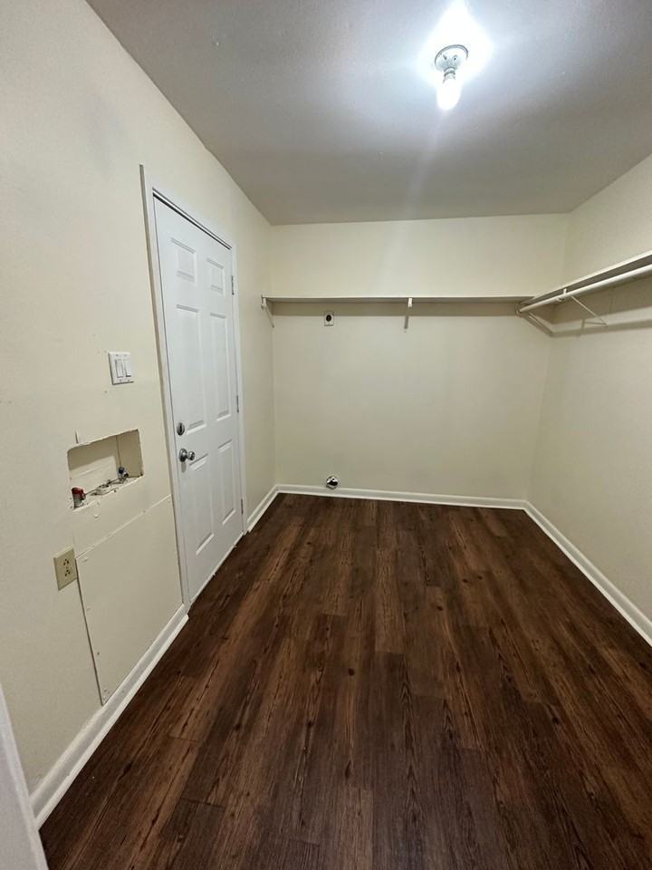 9449 Normandie Dr - Photo 5 of 10