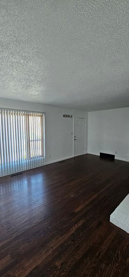 9625 Beacon Ave - Photo 4 of 26