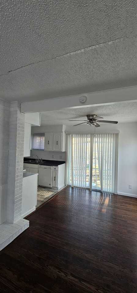 9625 Beacon Ave - Photo 5 of 26