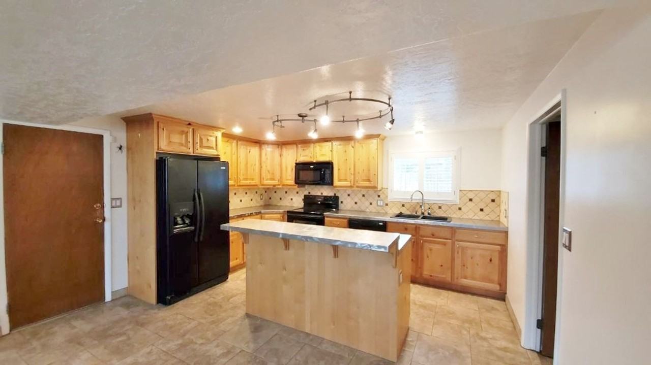 1478 W Teakwood Dr - Photo 6 of 17