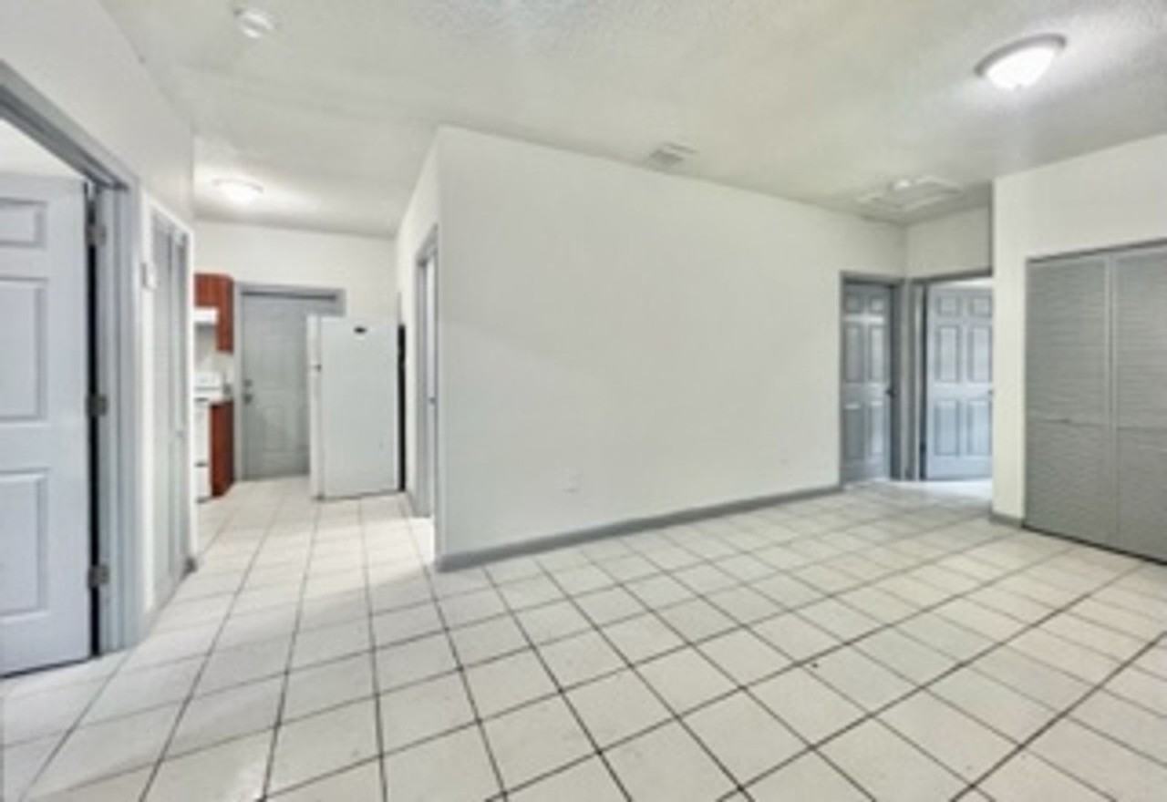 1319 Nw 8th Pl - Photo 2 of 10