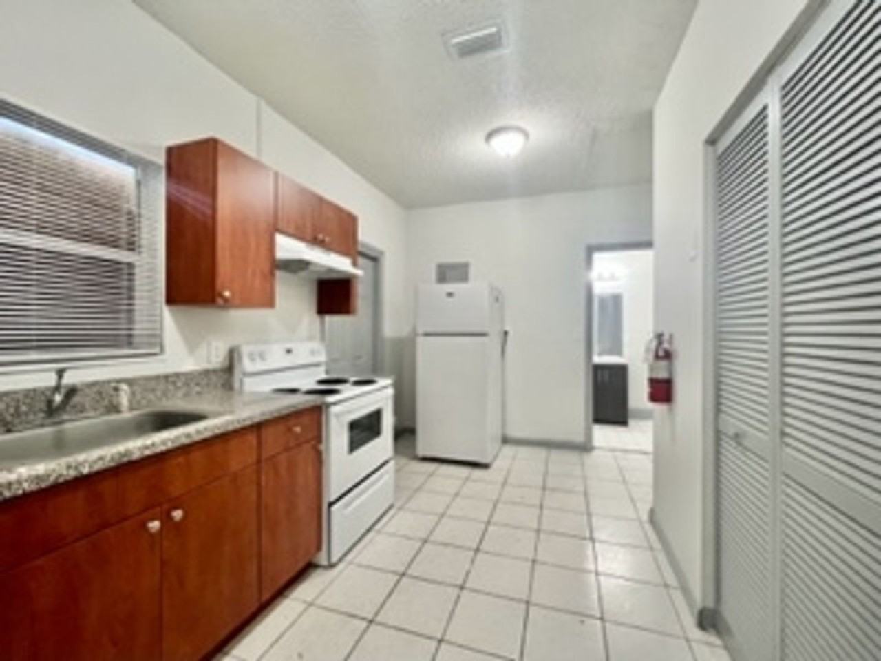 1319 Nw 8th Pl - Photo 3 of 10