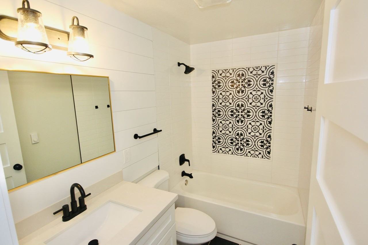 6006 Bock Ave - Photo 6 of 9