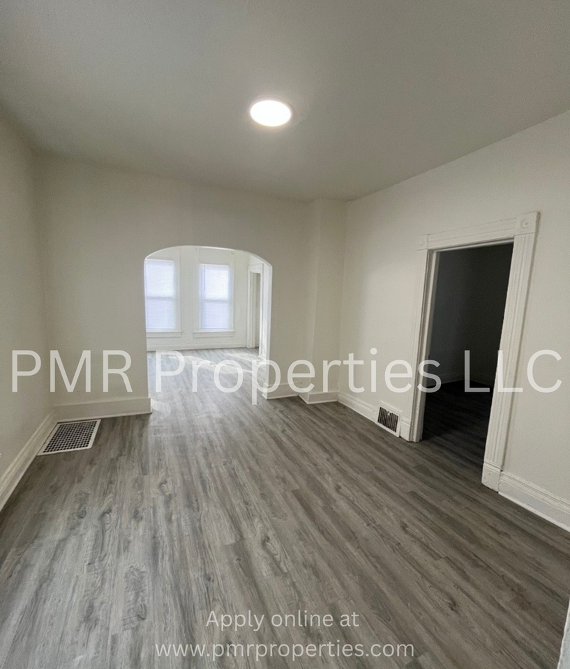 2100 Ohio St - Photo 2 of 17