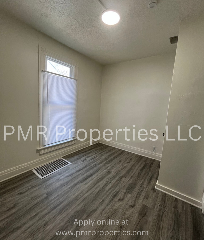 2100 Ohio St - Photo 7 of 17