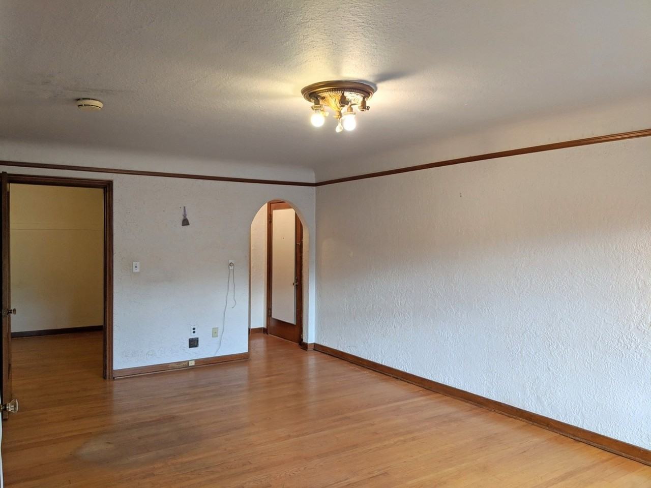 4235 Brooklyn Ave Ne #201 - Photo 5 of 13