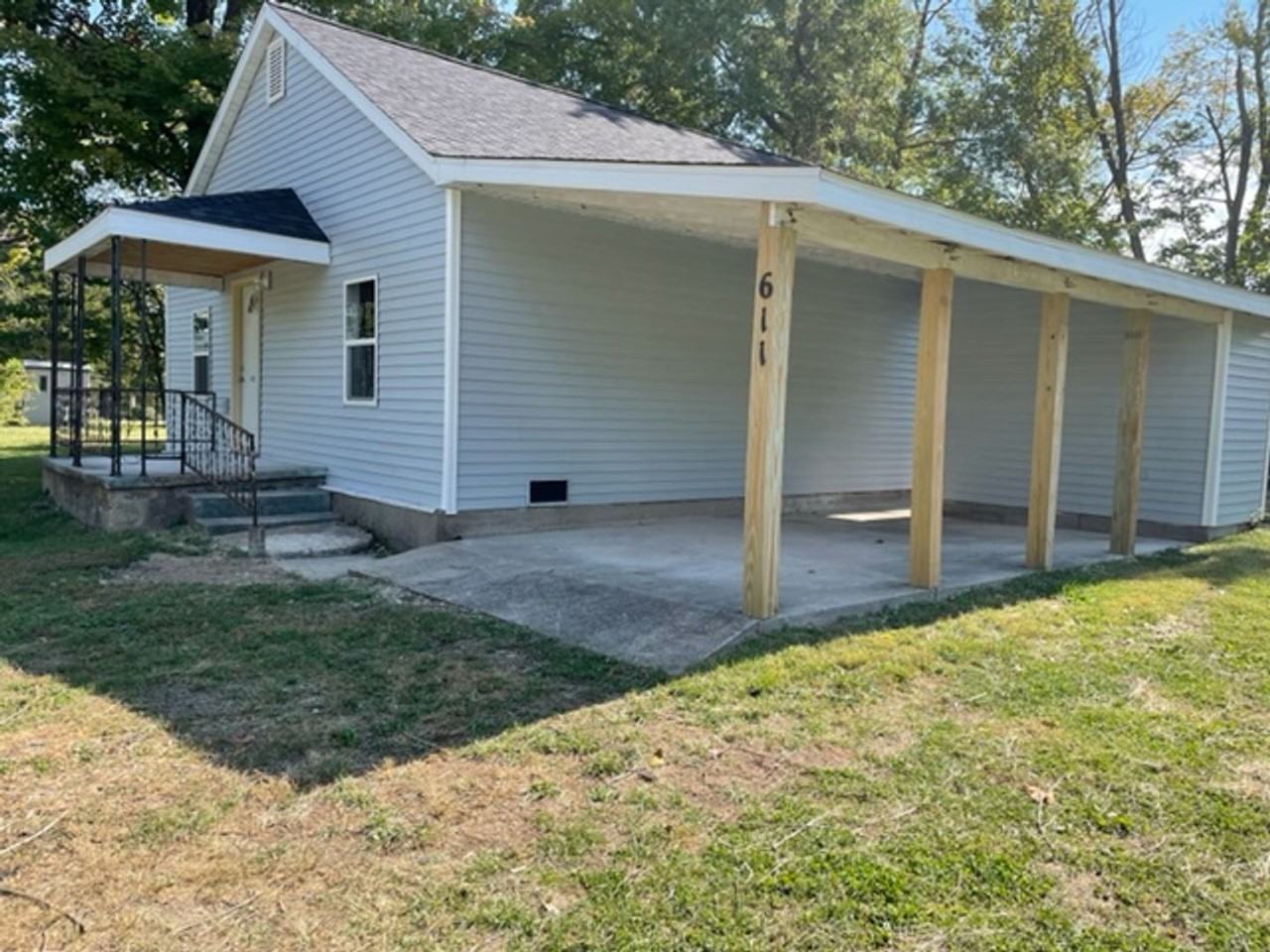 611 Houston Rd - Photo 2 of 12