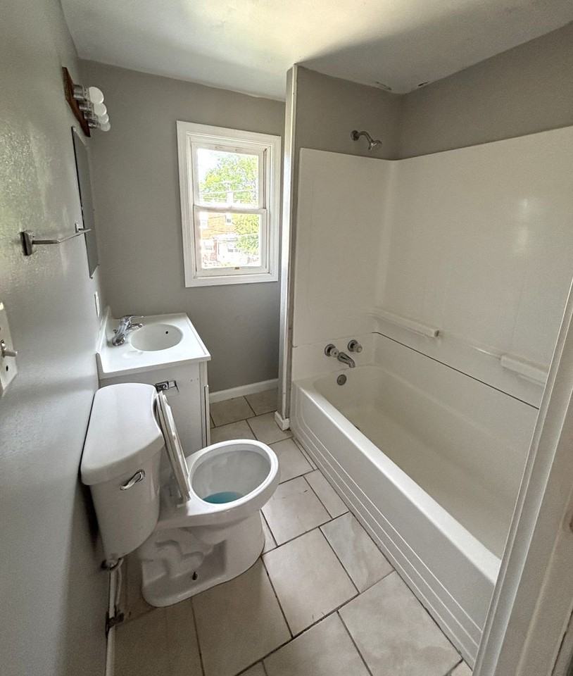 1254 W Mullan Ave - Photo 7 of 7