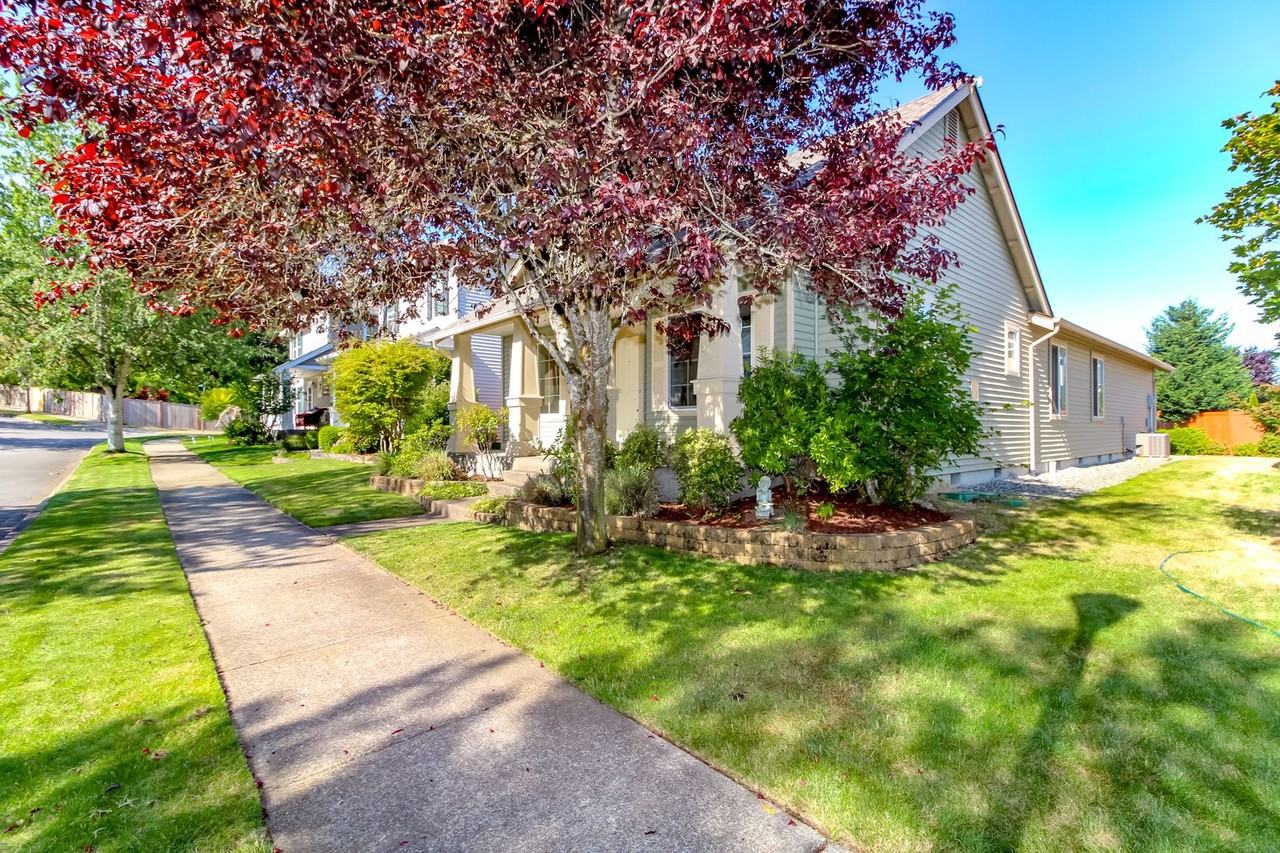 1957 Jensen Ave - Photo 4 of 45