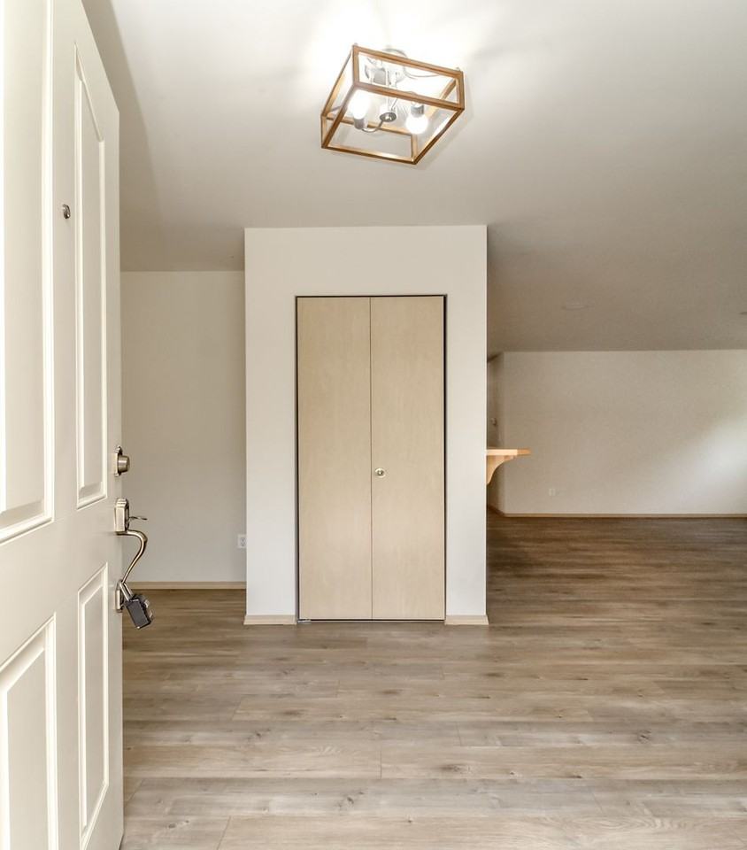 1957 Jensen Ave - Photo 7 of 45