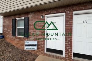 featured image of 17 Lane Ave