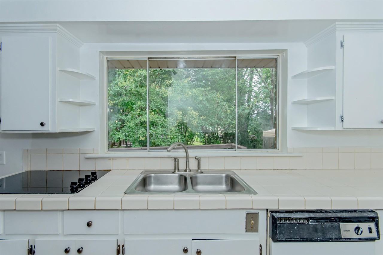 3105 Pelzer Ave - Photo 3 of 37