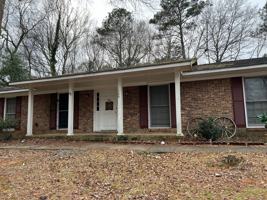 featured image of 100 Oak St