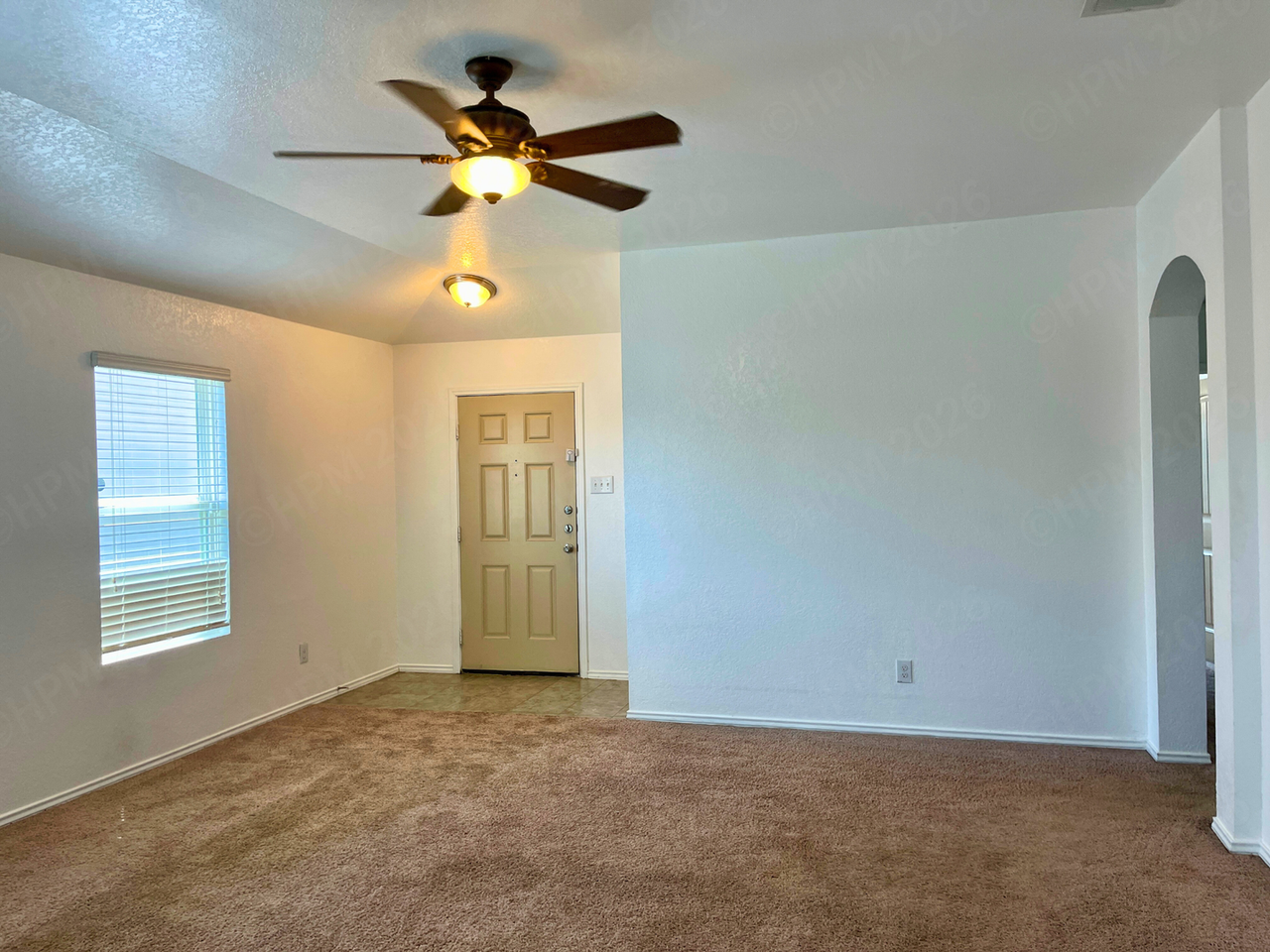 1408 Doncaster Dr - Photo 5 of 15