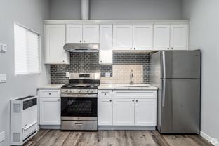 Sweet Spot Alert! Cozy 1 Bed in the Heart of LA - Photo 1 of 1