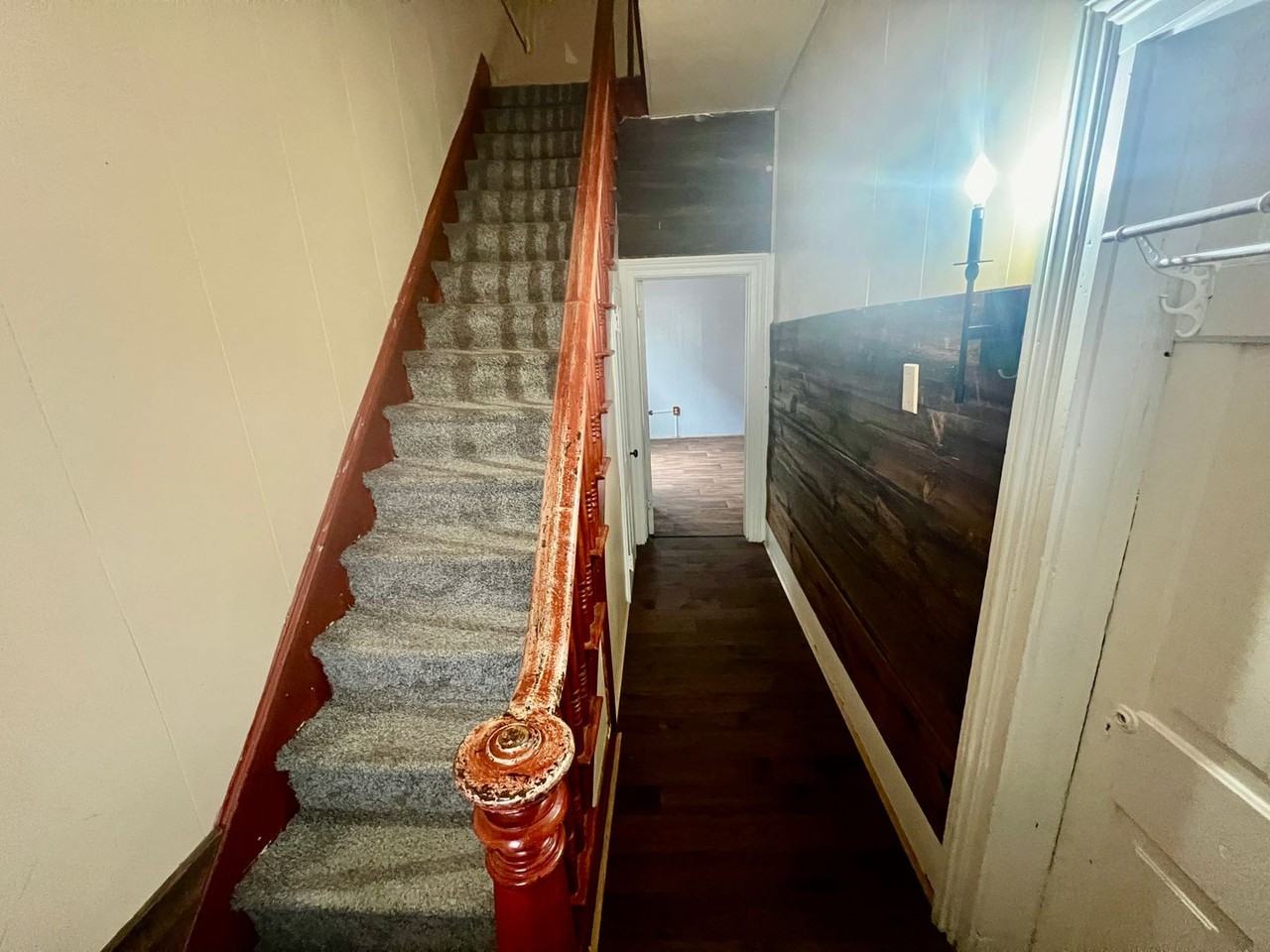 933 10th Ave - Photo 2 of 20