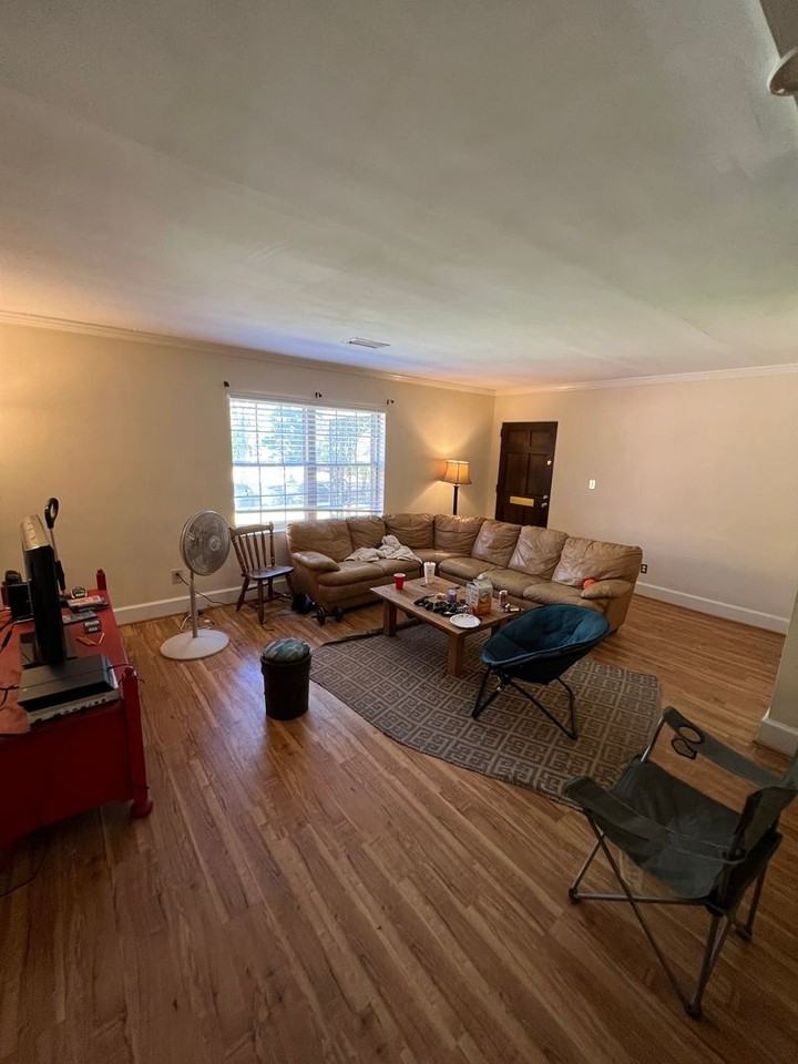 540 S Milledge Ave #4 - Photo 2 of 9