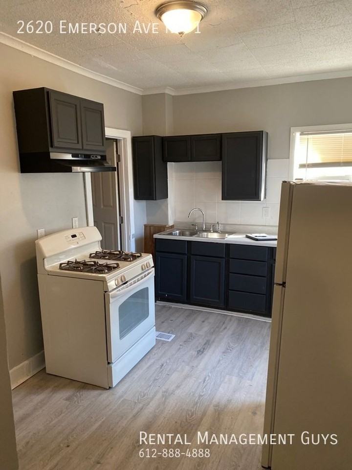 2620 Emerson Ave N - Photo 2 of 14