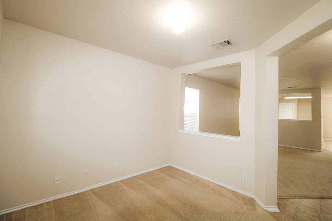 16130 Branching Oaks - Photo 5 of 39