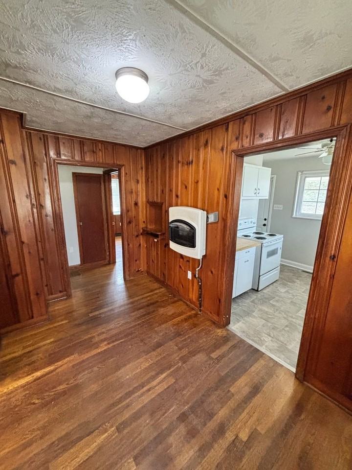 2300 Mount Olive Rd - Photo 5 of 21